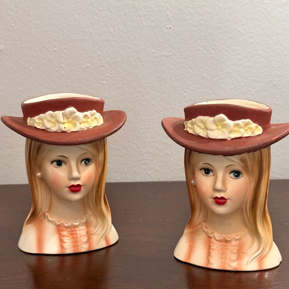 Brinn's Lady Head Vase Pair T-1961 Blonde Hair Floral Hat Faux Pearl Earrings